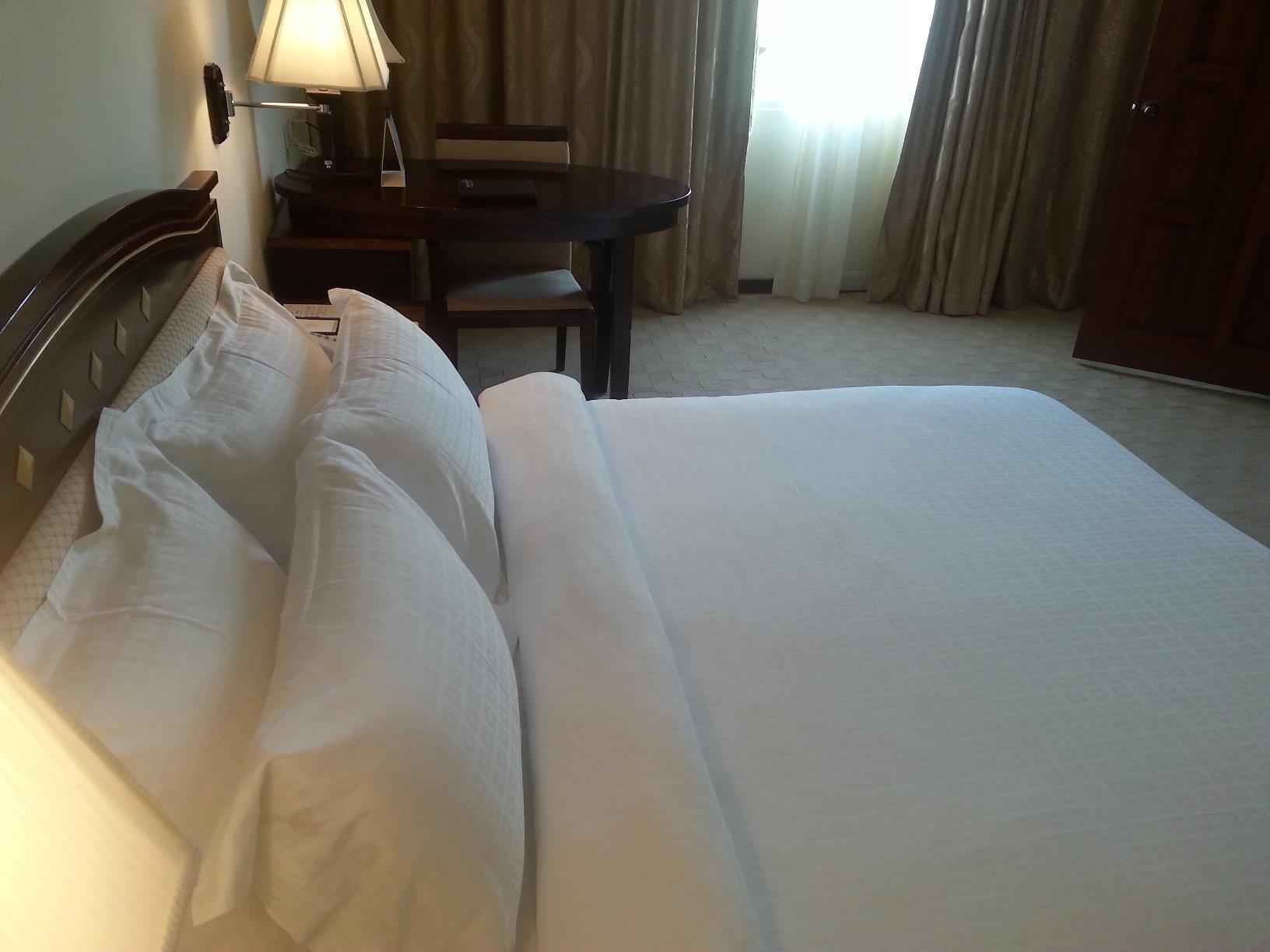 Le President Hotel Пном Пен Екстериор снимка