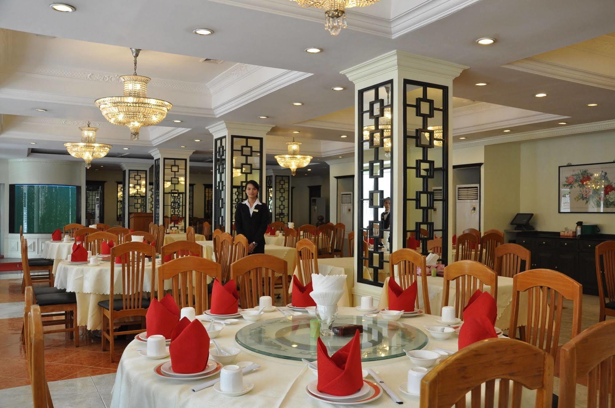Le President Hotel Пном Пен Екстериор снимка